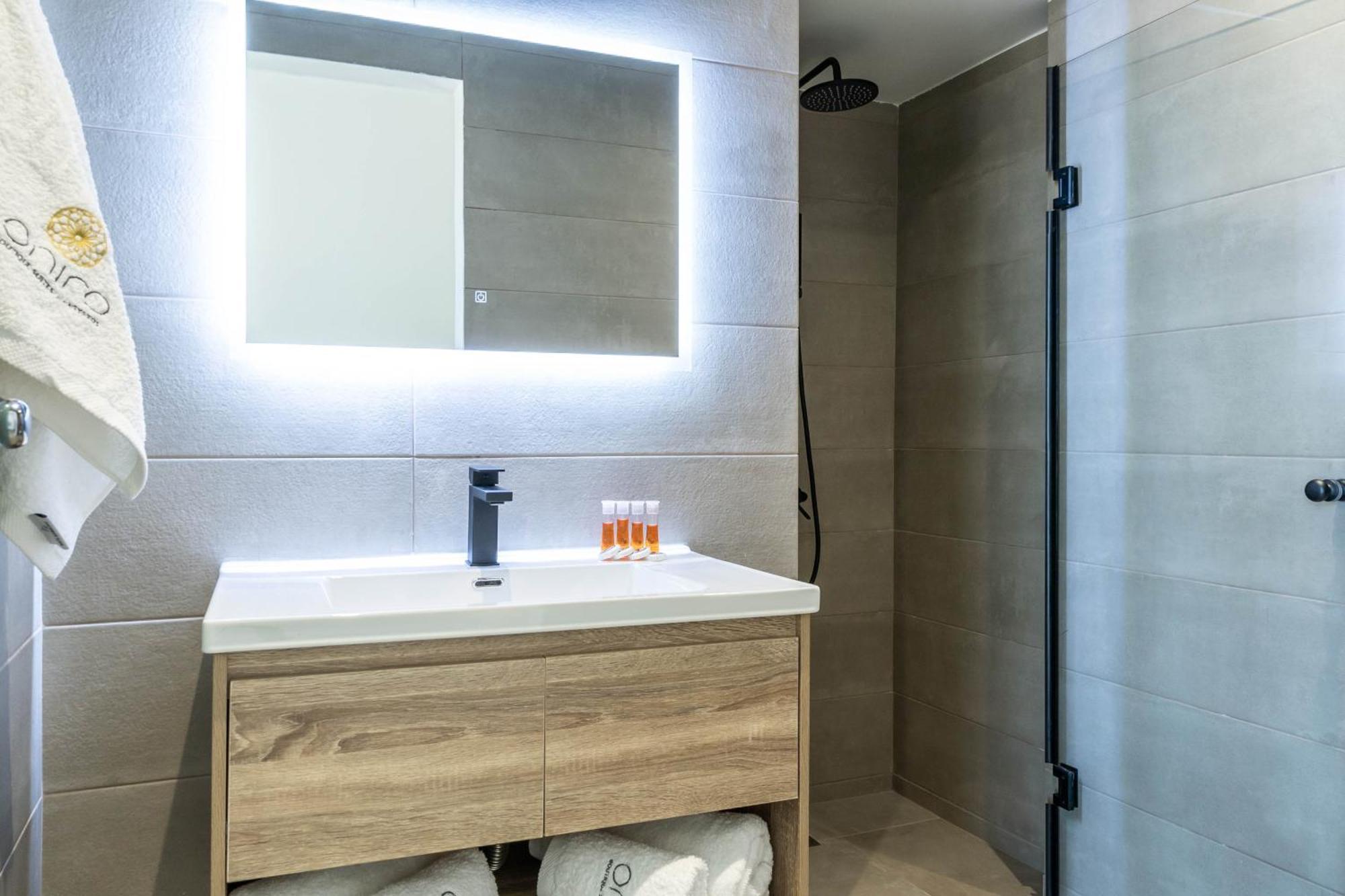 Nerea Boutique Suites Karystos Rum bild